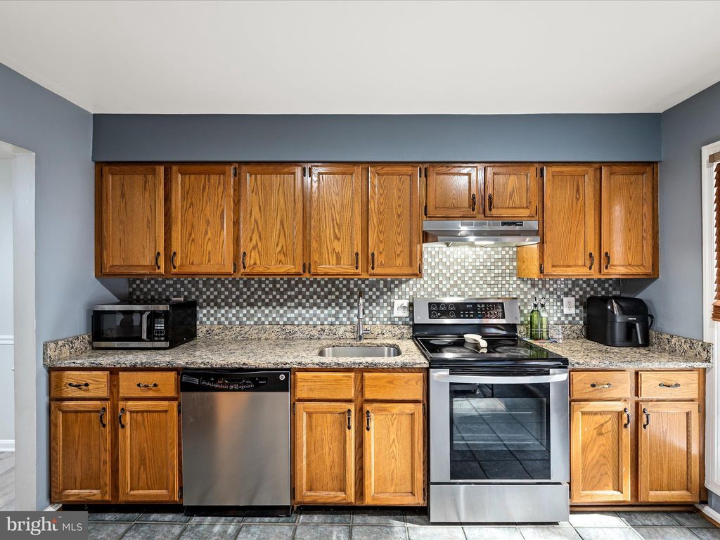 Photo of 8436 Willow Glen Court, MANASSAS, VA 20110 (MLS # VAMN2009596)
