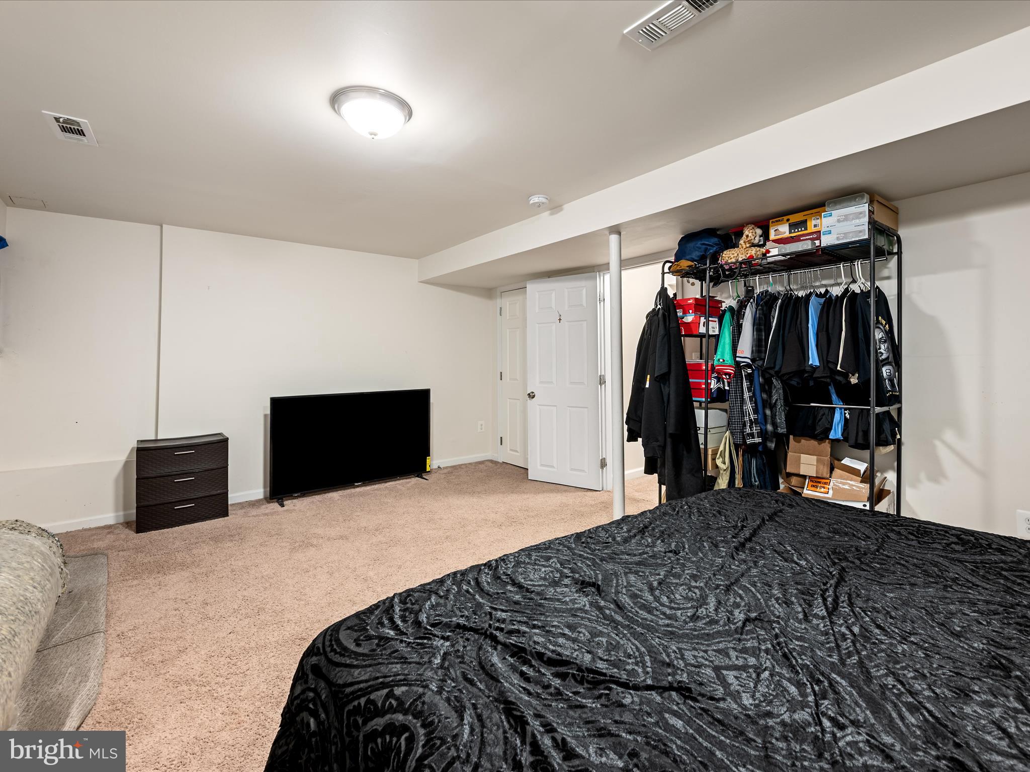 POINT OF WOODS - Residential