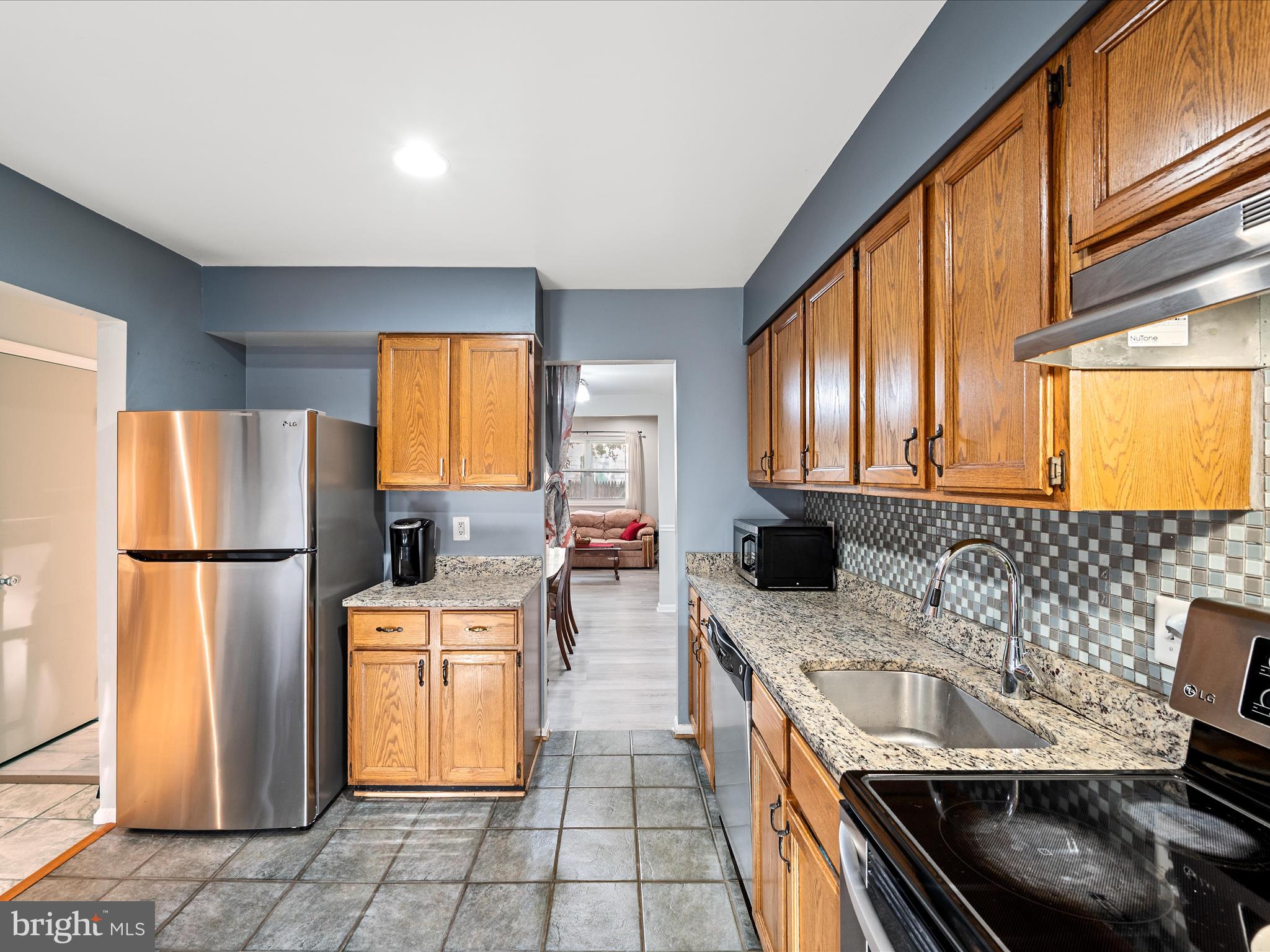 8436 WILLOW GLEN COURT