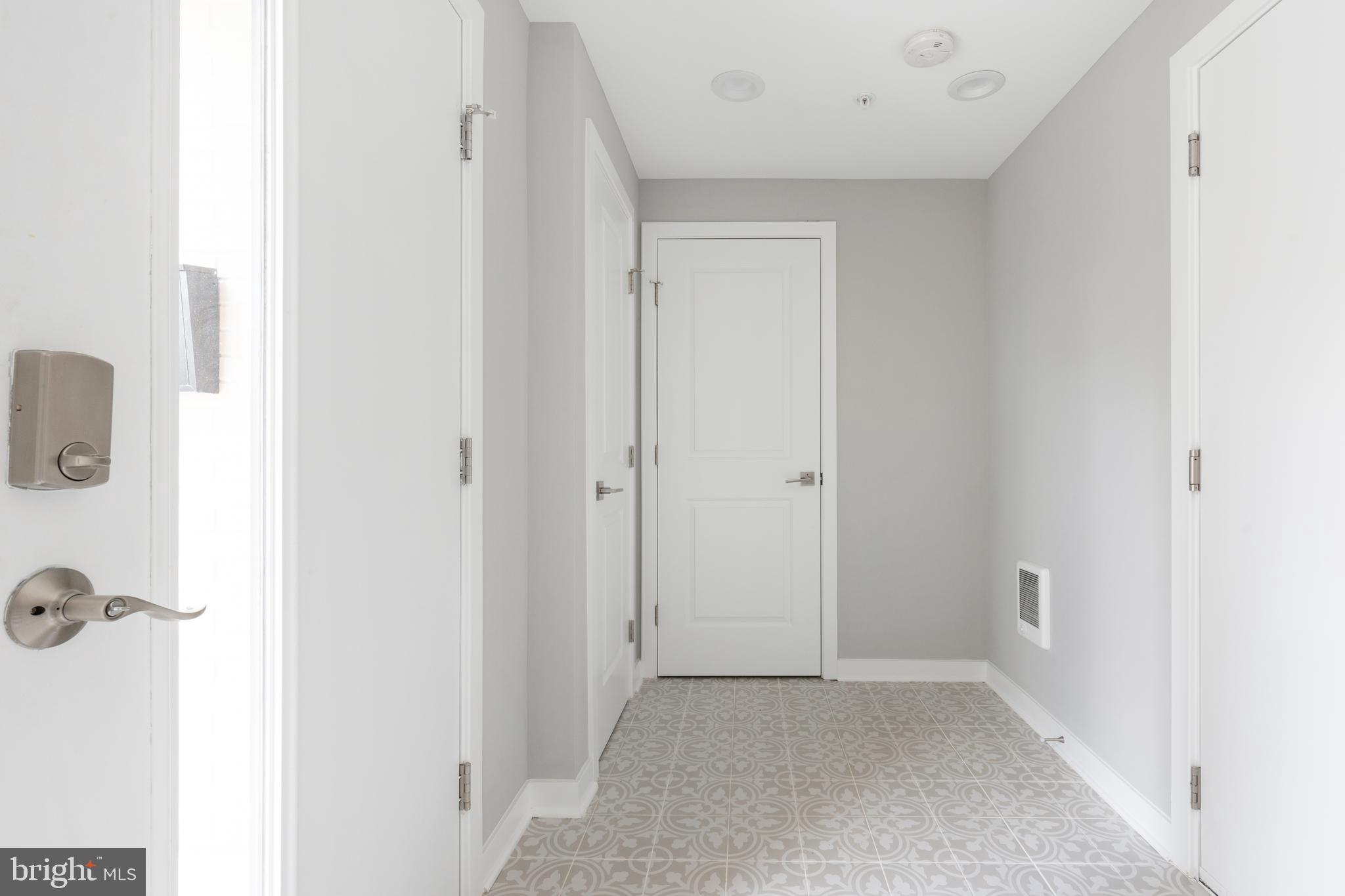 FAIRMOUNT - Residential