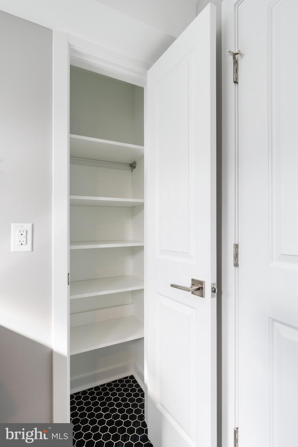 FAIRMOUNT - Residential