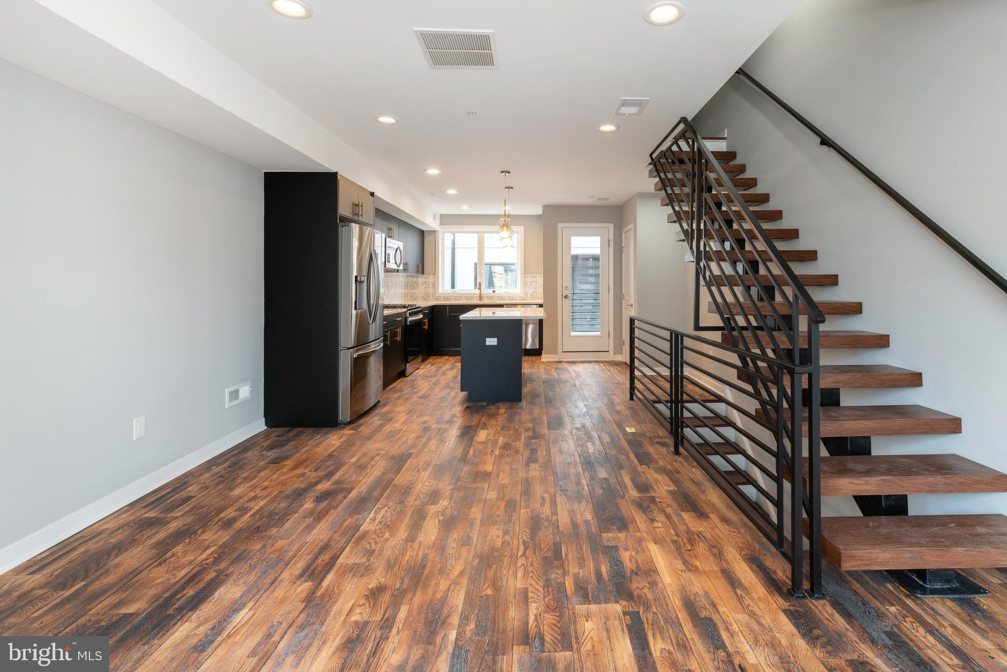 FAIRMOUNT - Residential