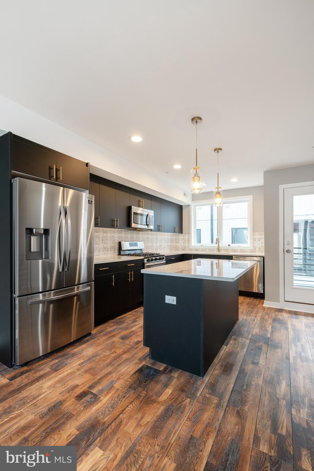 FAIRMOUNT - Residential