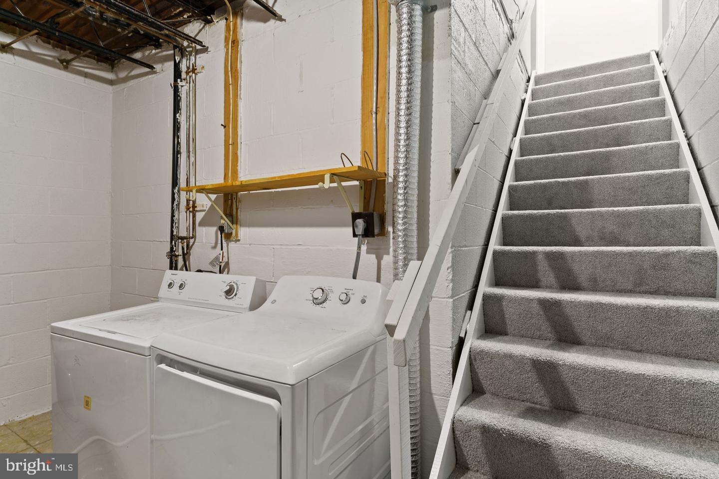 KEENE  MILL WOODS - Residential Lease