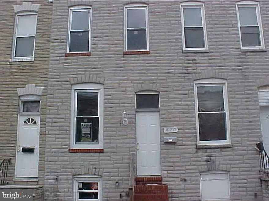 Great option in a hot neighborhood for flips! Jump on this blank canvas and provide new life to the house and put some money in your pocket. 3 Bedrooms and 1 bath as it currently sits. Full height basement can be finished to add to the equity. House can also easily become a great rental property without much work. This unit has been a solid rental in the past. Multiple ways to make money on this property.