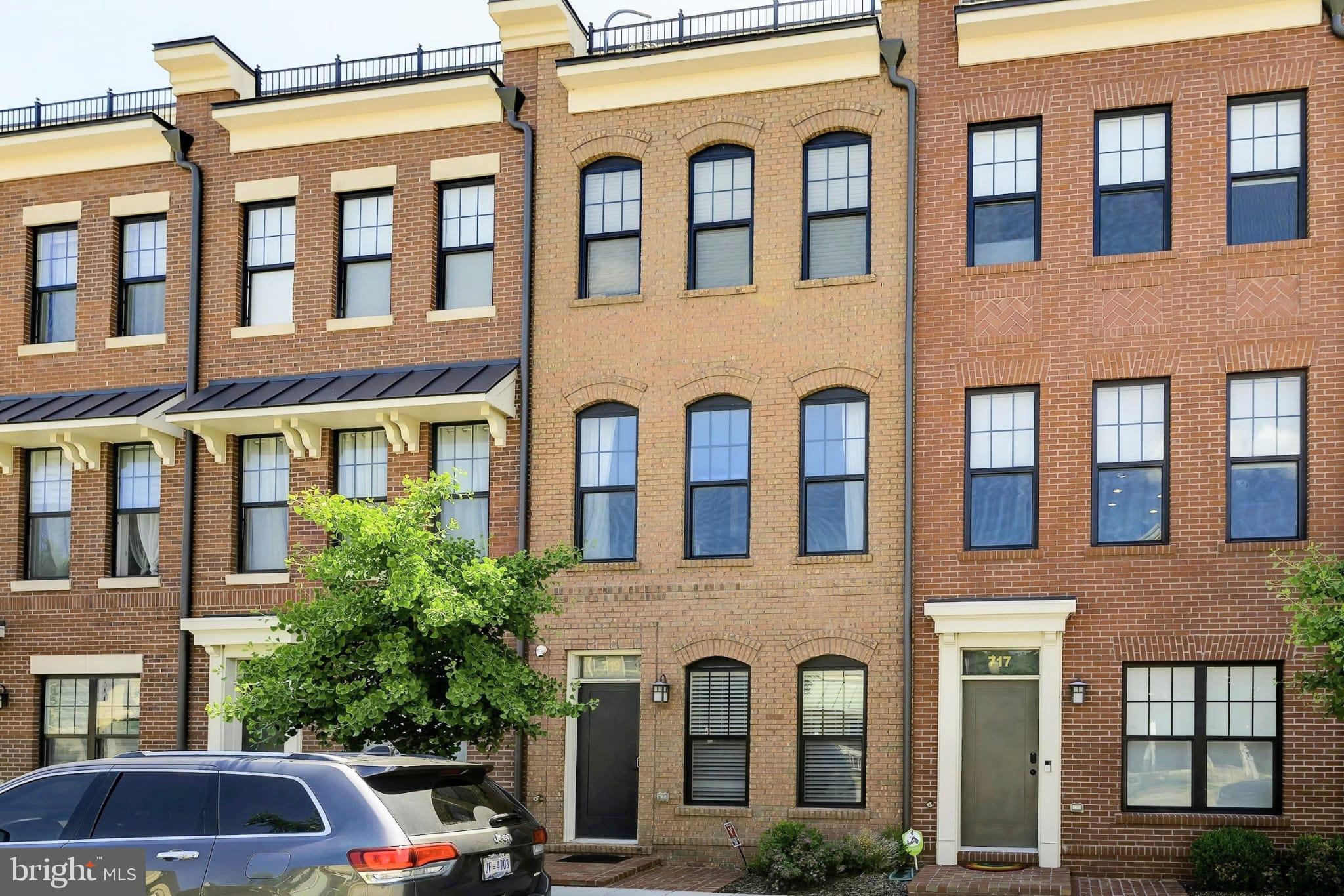 Photo 1 of 34 — 719 PARKSIDE PLACE NE, WASHINGTON, DC 20019