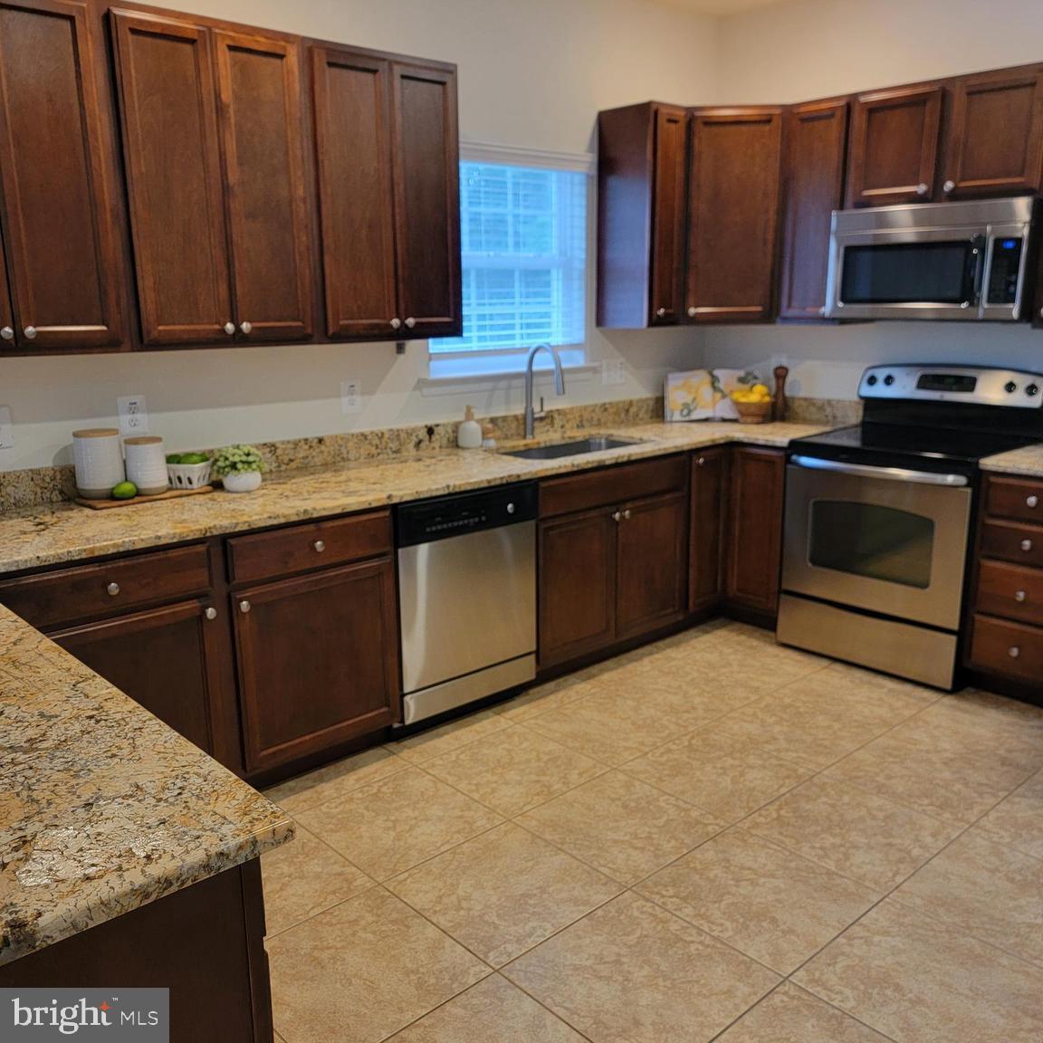 SWEETSER HEIGHTS - Residential