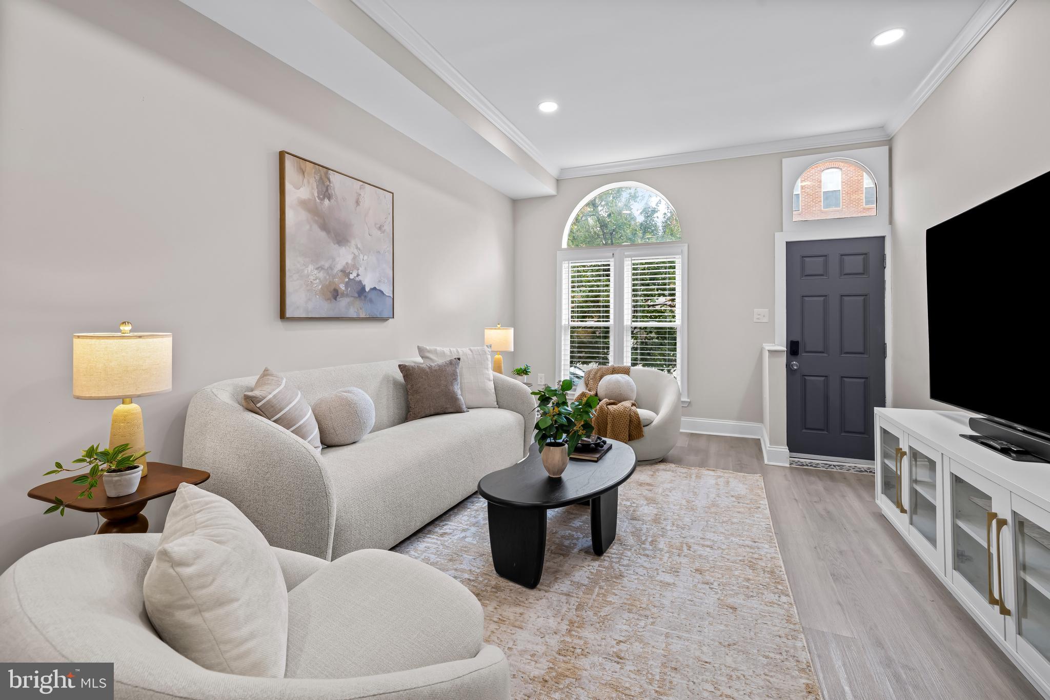 124 W FORT AVENUE