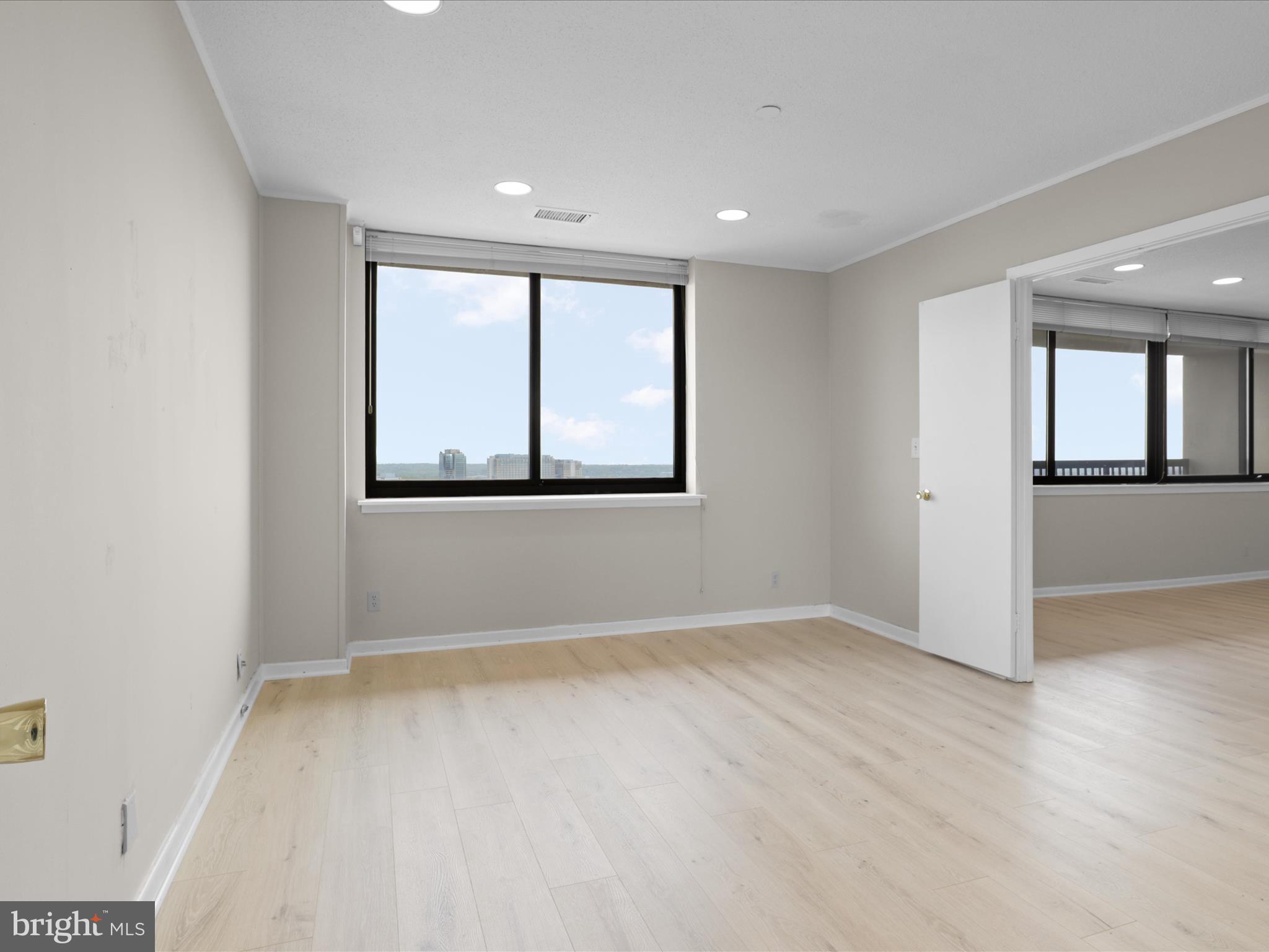 SKYLINE SQUARE CONDO - Residential Lease