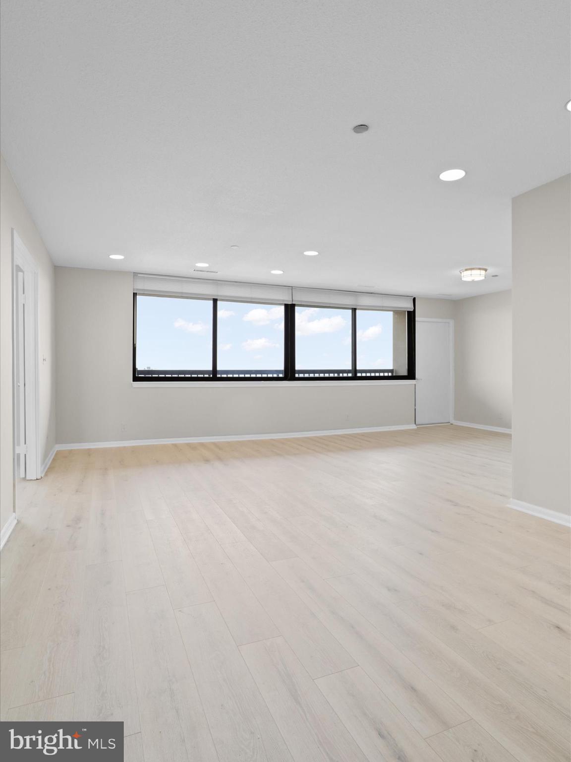 SKYLINE SQUARE CONDO - Residential Lease