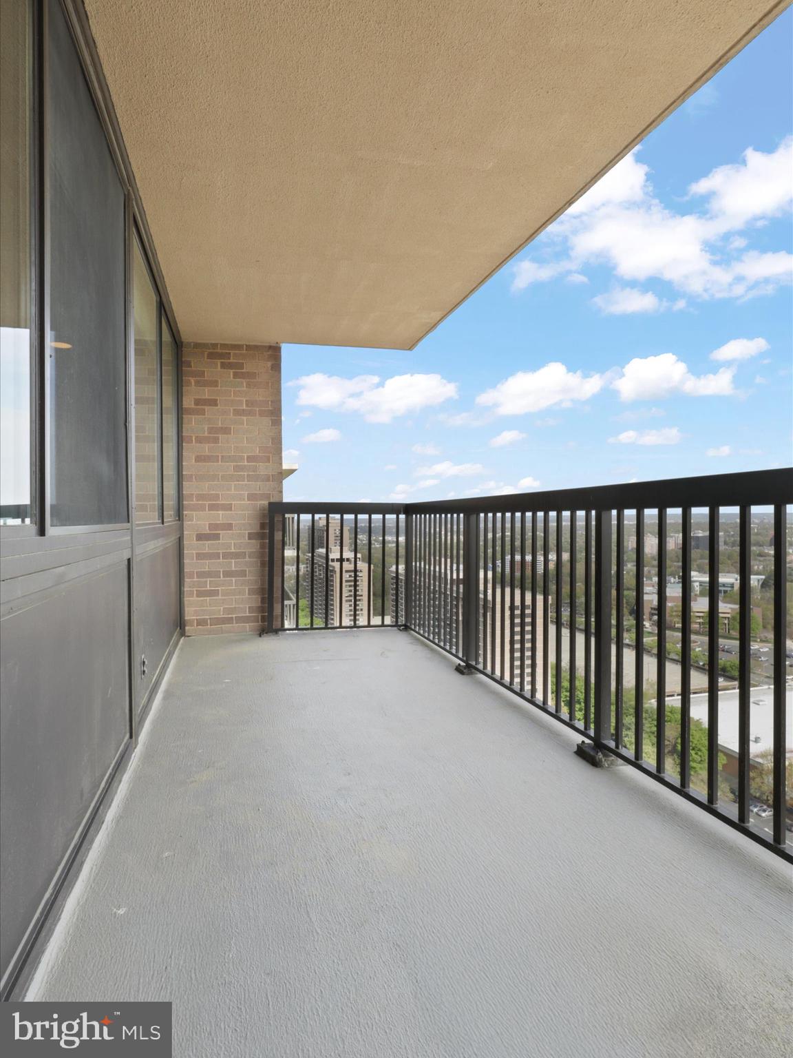 SKYLINE SQUARE CONDO - Residential Lease