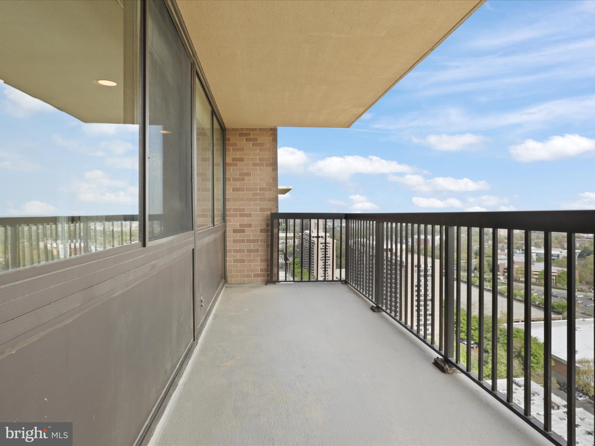 SKYLINE SQUARE CONDO - Residential Lease