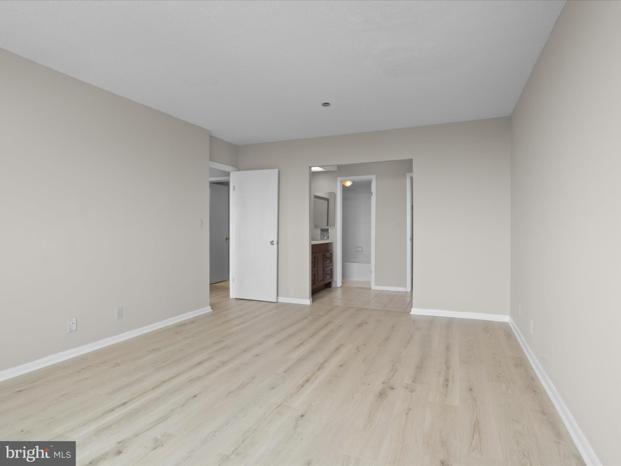 SKYLINE SQUARE CONDO - Residential Lease