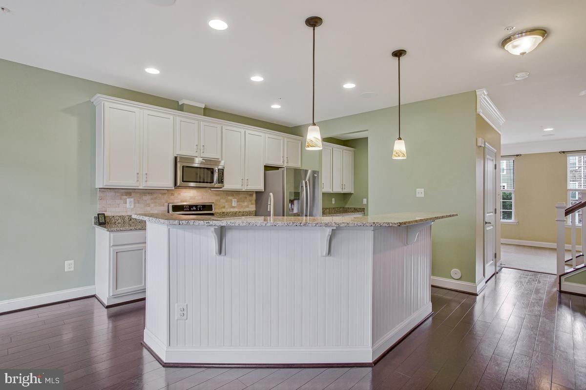 5922 LOGANS WAY