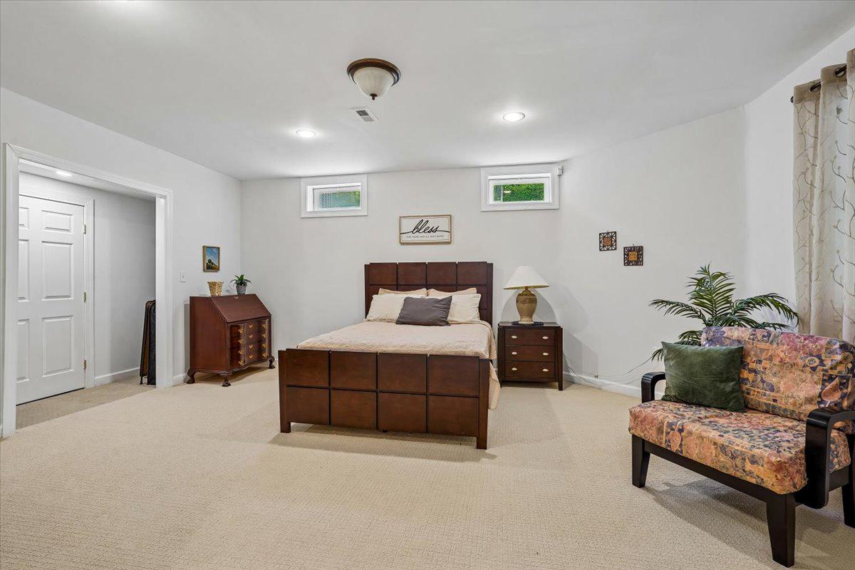 ESTATES AT ROSELAND - Residential