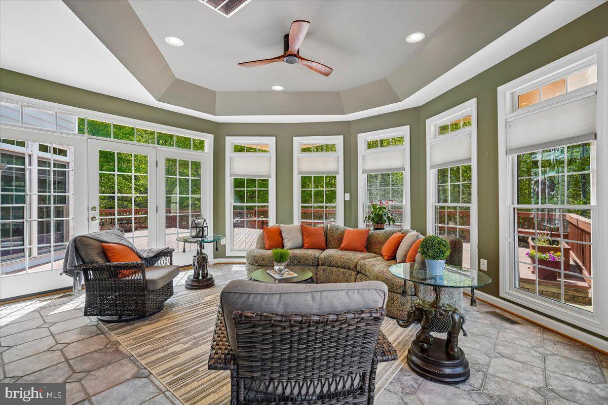 ESTATES AT ROSELAND - Residential