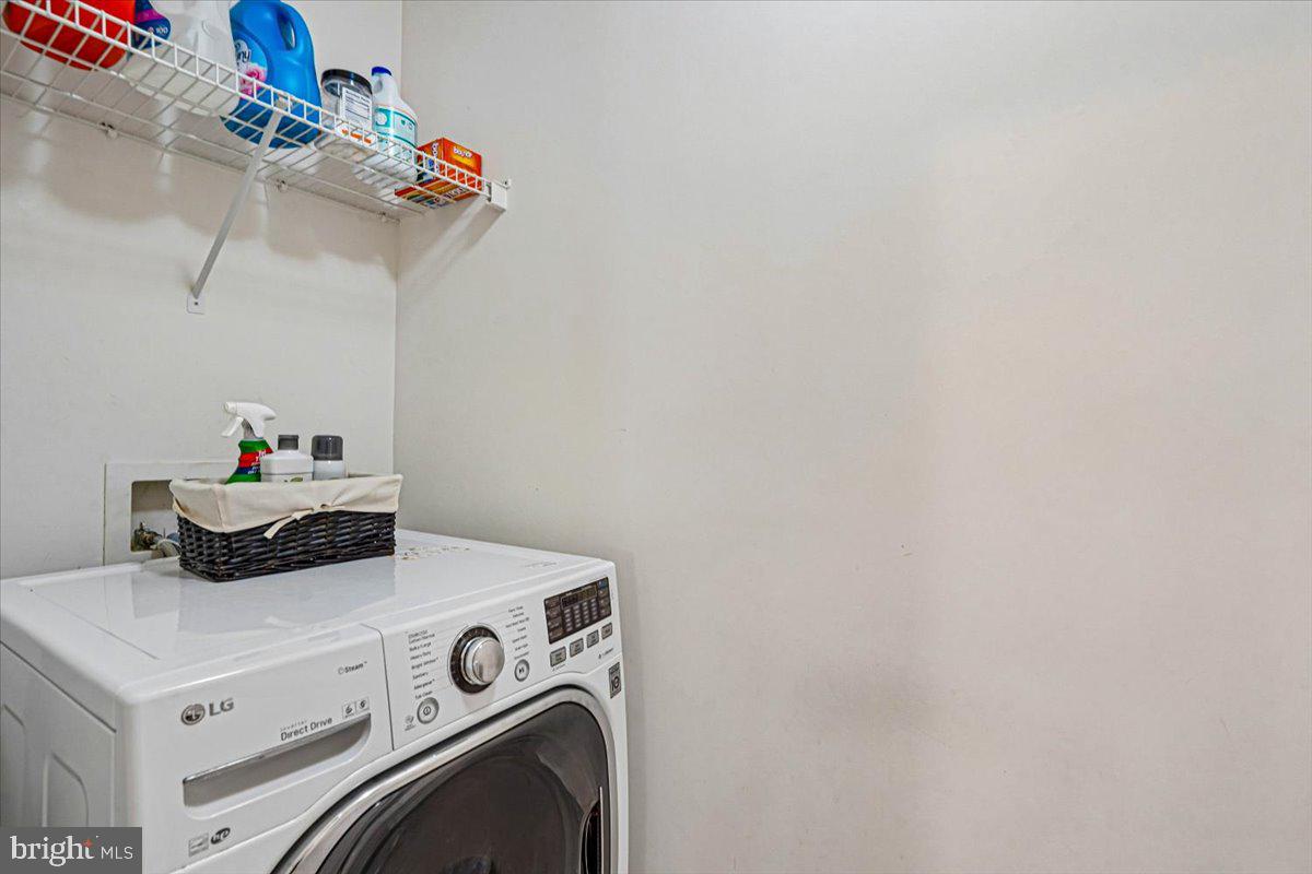 ESTATES AT ROSELAND - Residential