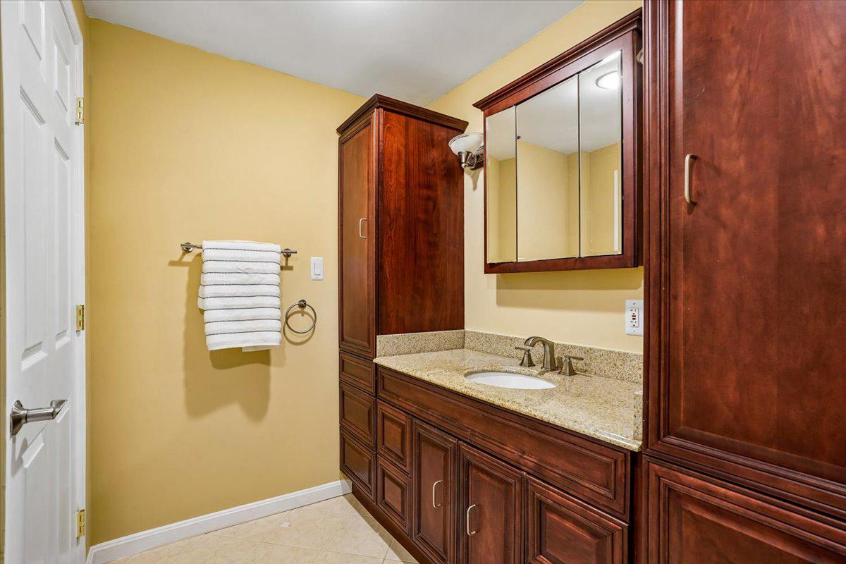 ESTATES AT ROSELAND - Residential