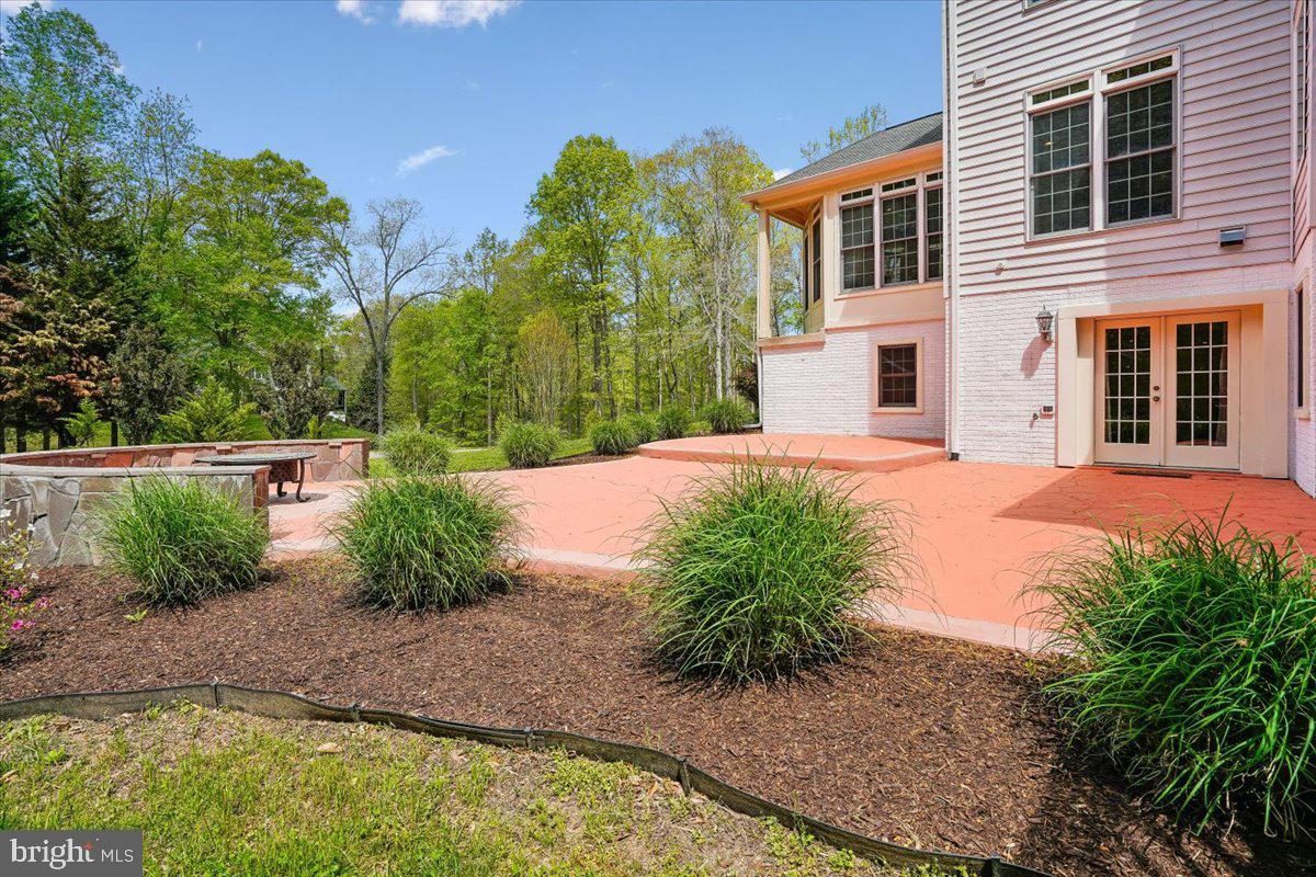 ESTATES AT ROSELAND - Residential