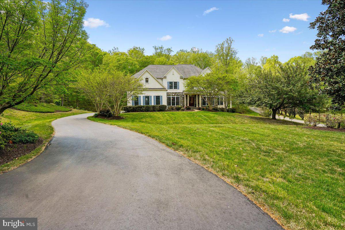 ESTATES AT ROSELAND - Residential