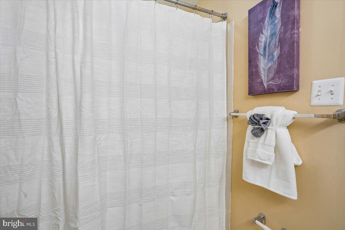 ESTATES AT ROSELAND - Residential