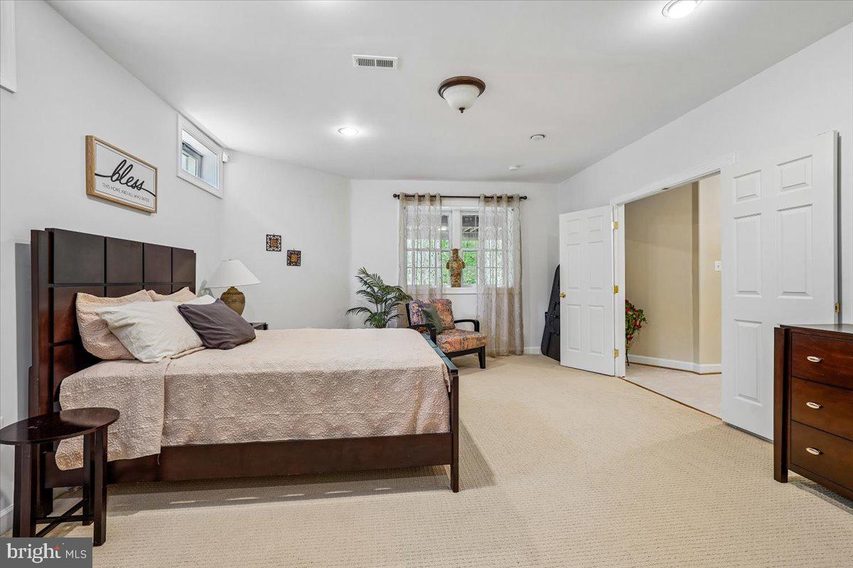 ESTATES AT ROSELAND - Residential