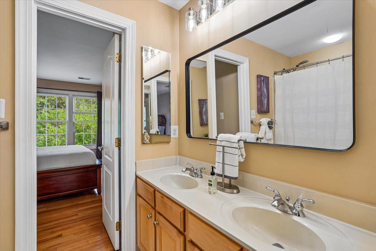 ESTATES AT ROSELAND - Residential