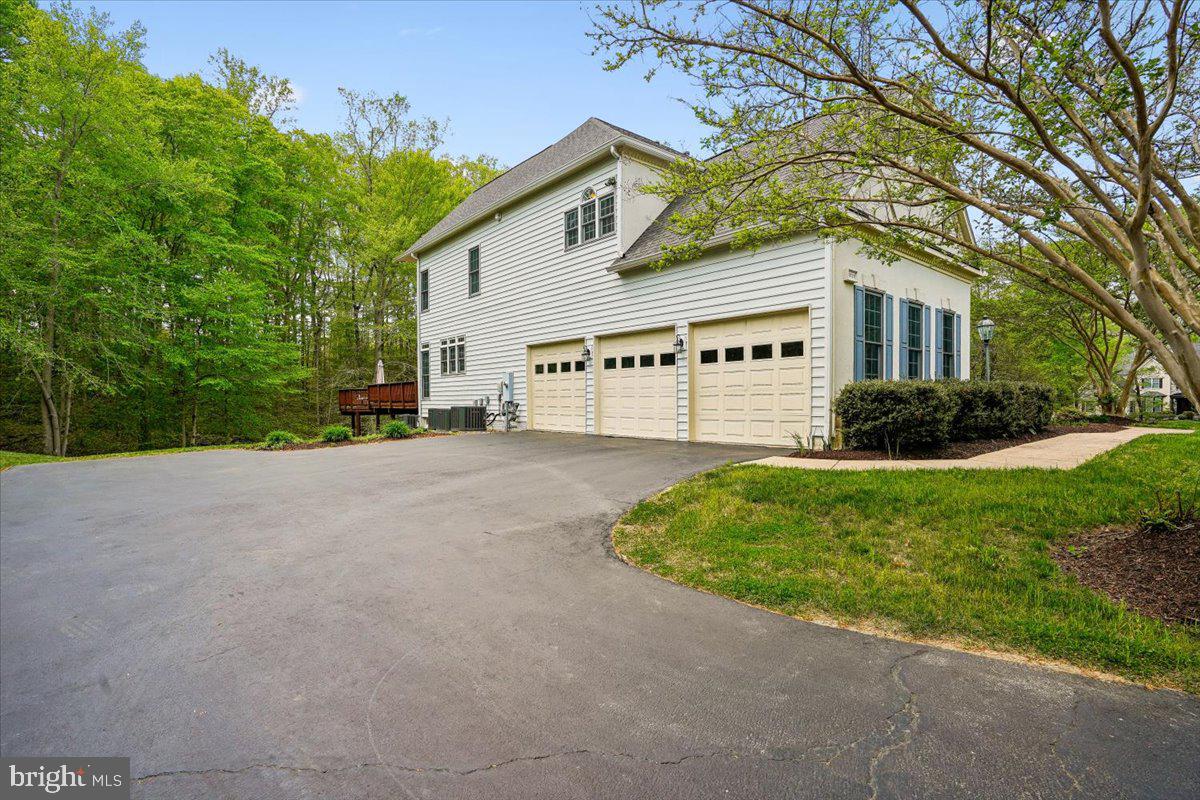 ESTATES AT ROSELAND - Residential