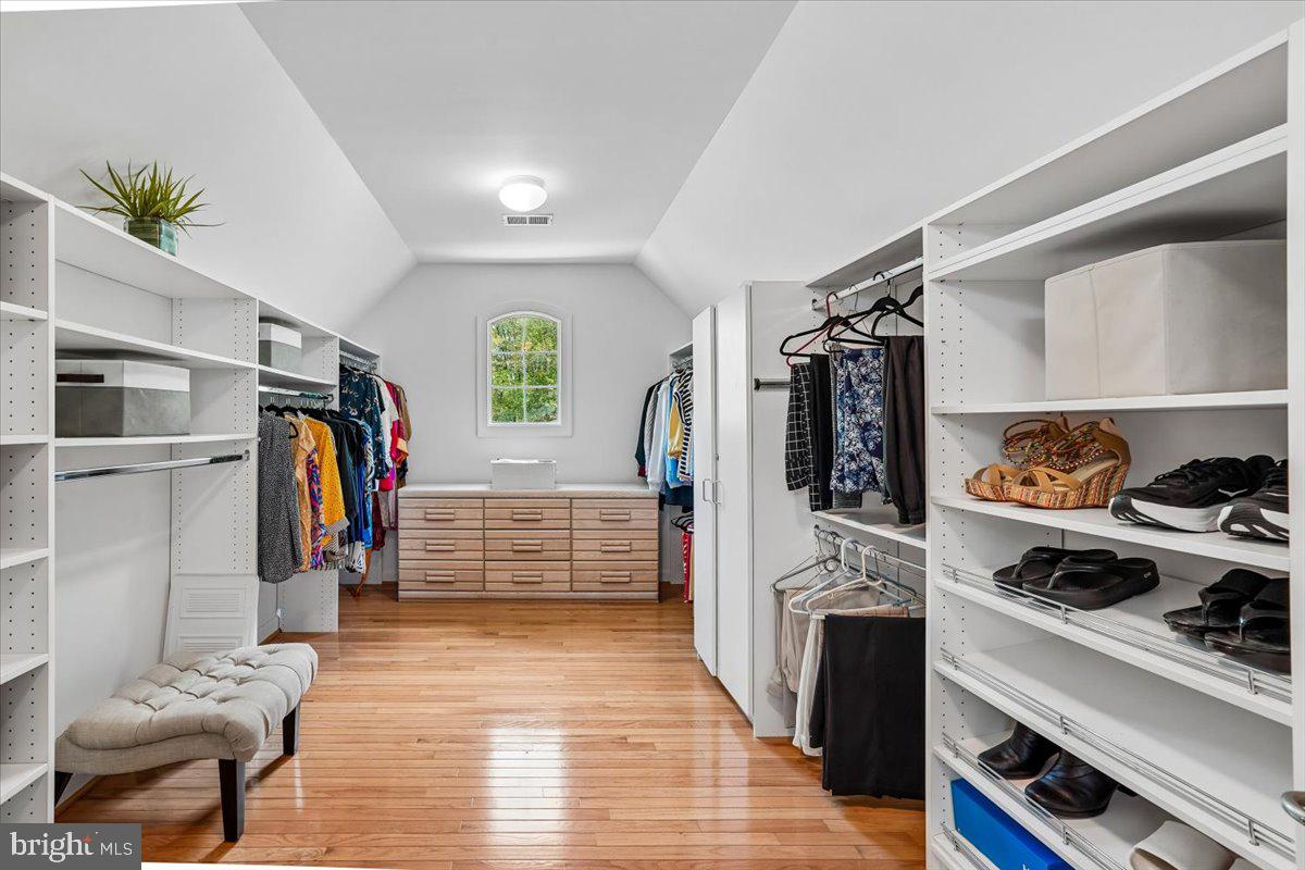 ESTATES AT ROSELAND - Residential