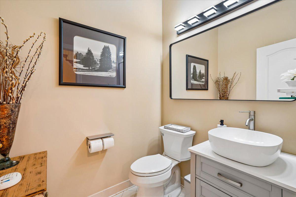 ESTATES AT ROSELAND - Residential