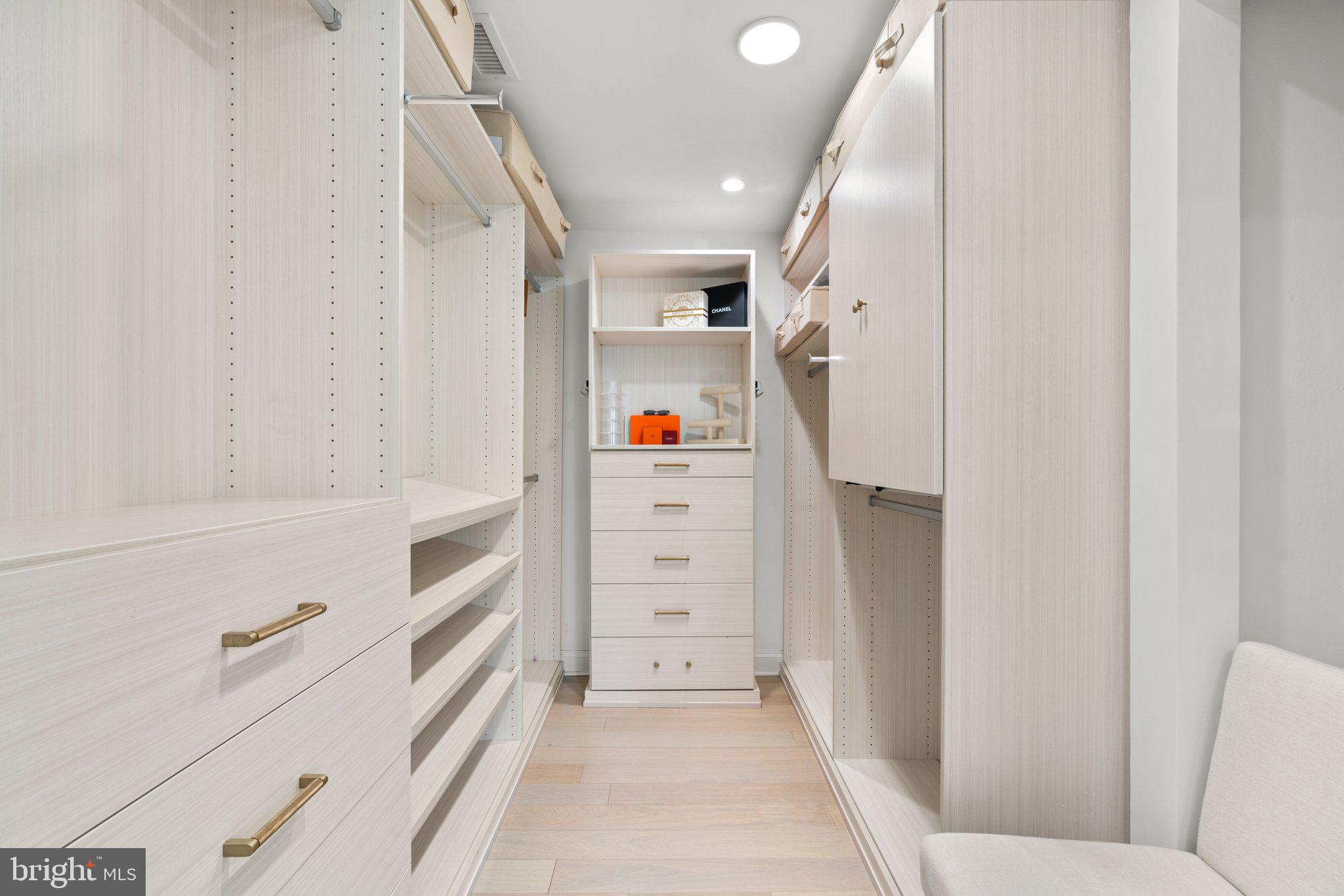 CHEVY CHASE - Residential