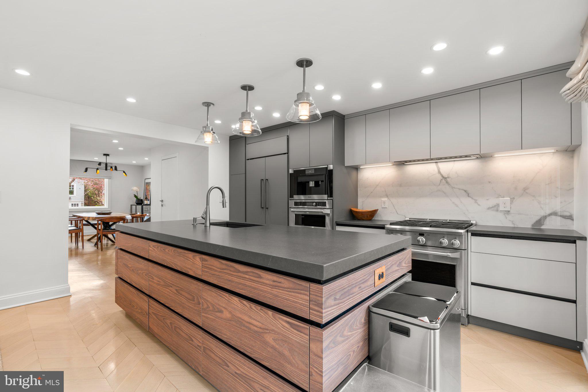 CHEVY CHASE - Residential