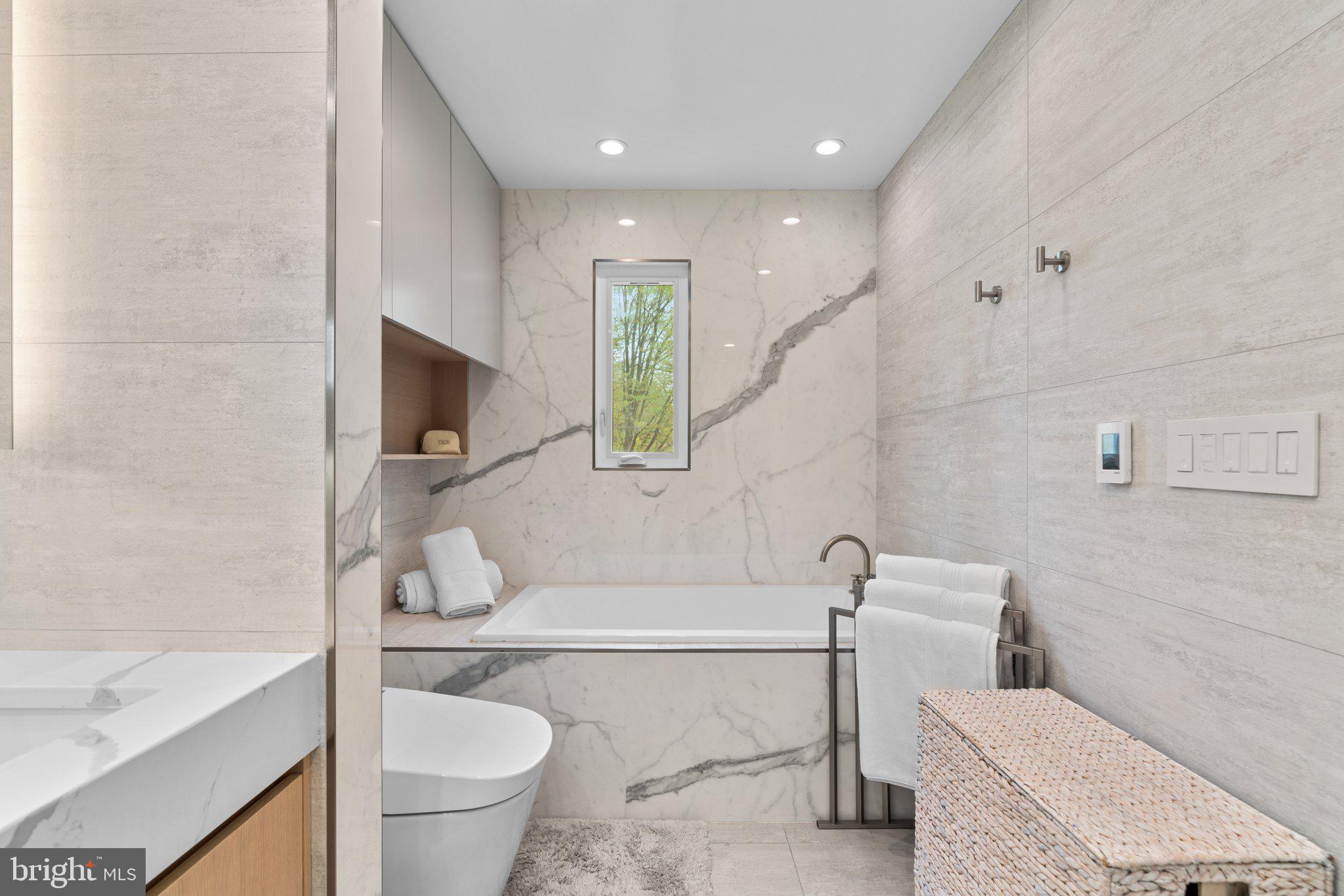 CHEVY CHASE - Residential