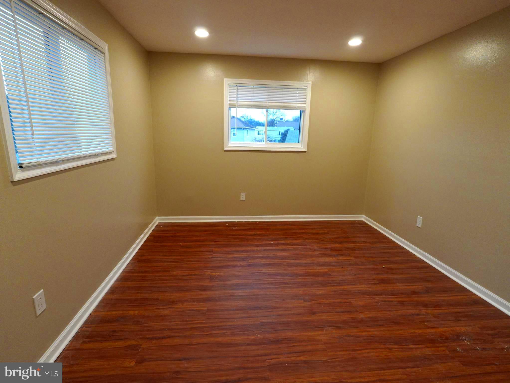 WILLOW GROVE - Residential Lease