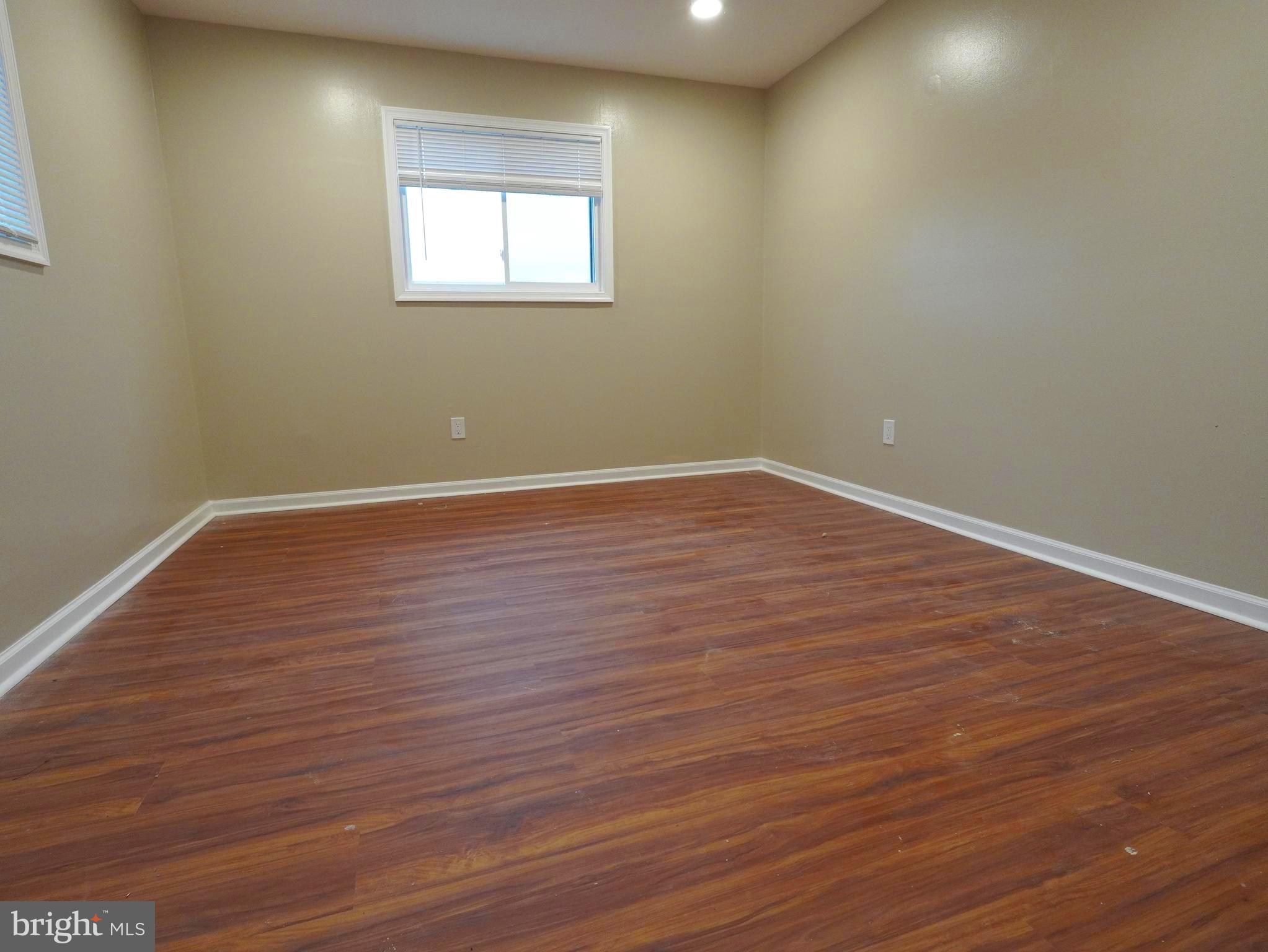 WILLOW GROVE - Residential Lease