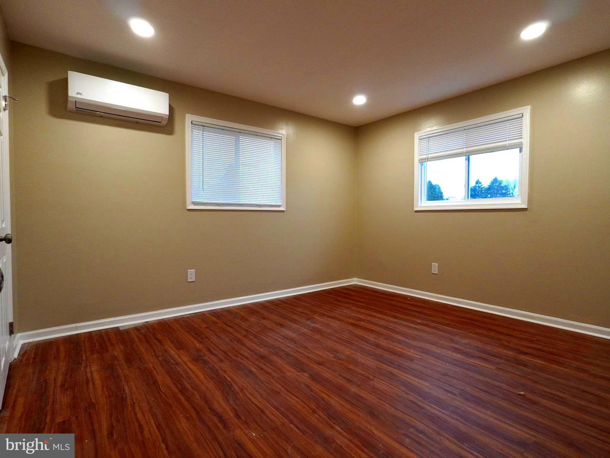 WILLOW GROVE - Residential Lease