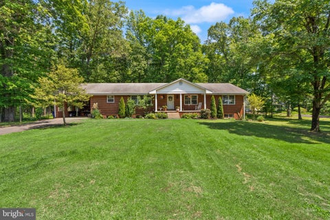 Homes For Sale - 8131 Tall Pines Lane<br/> Fauquier County, CATLETT, VA 20119