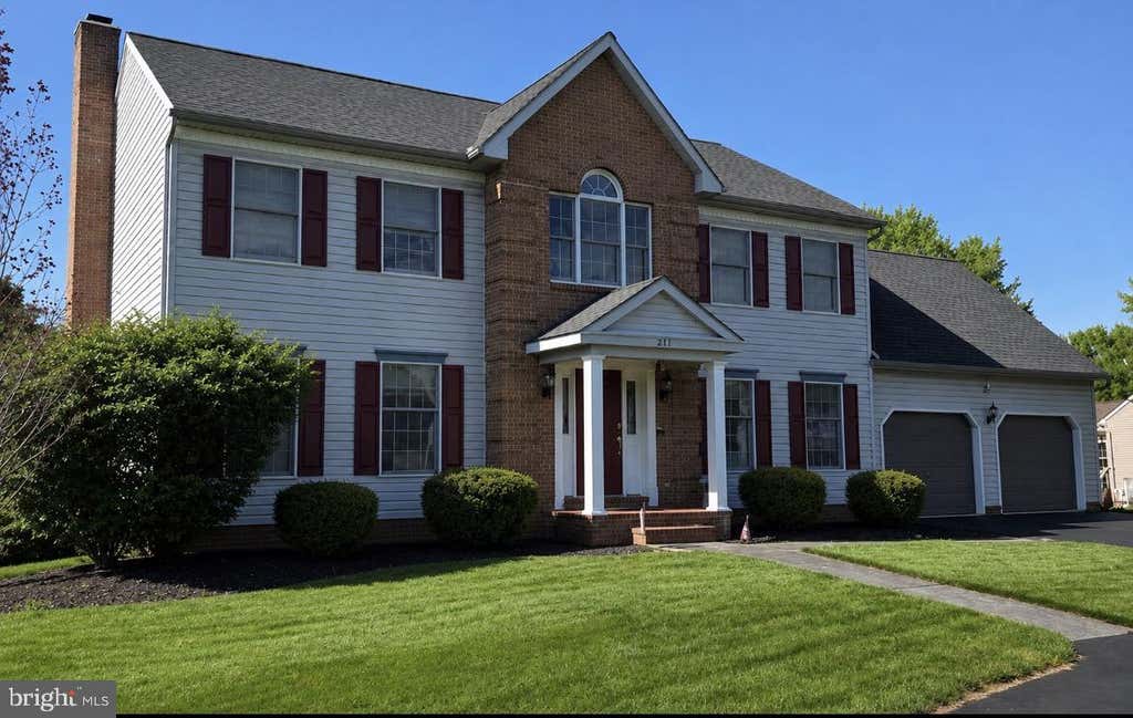 Photo of 421 Rhoda Dr, LANCASTER, PA 17601 (MLS # PALA2090214)