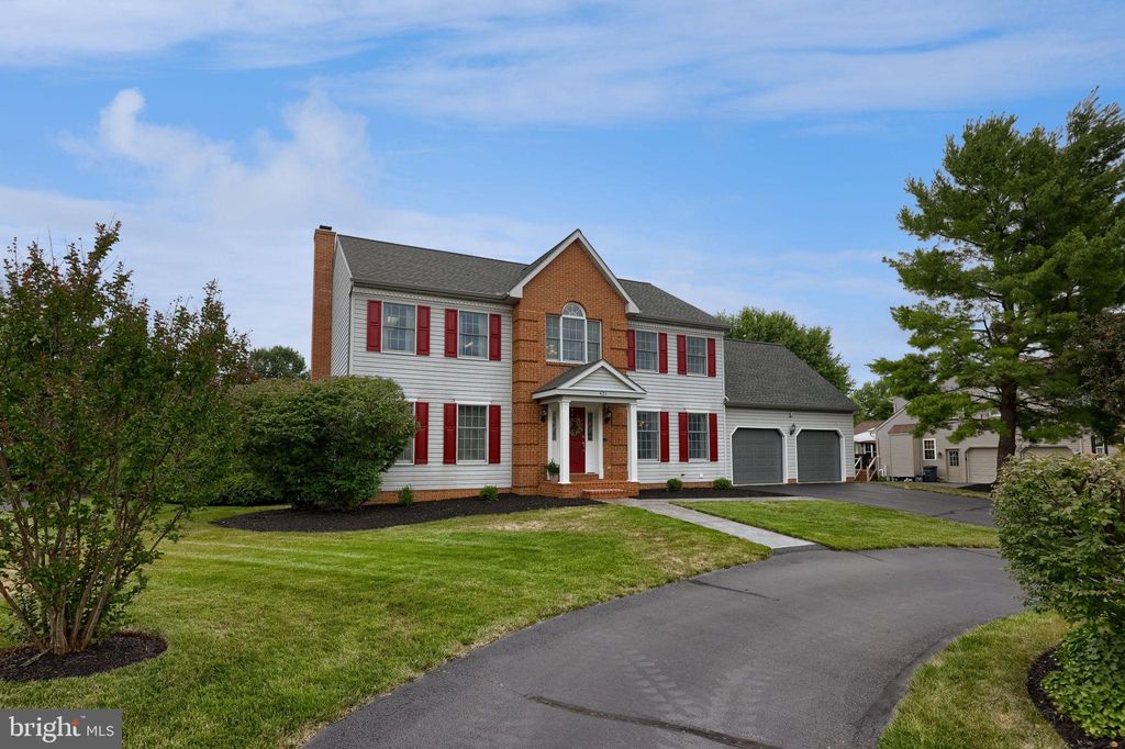 Photo of 421 Rhoda Dr, LANCASTER, PA 17601 (MLS # PALA2090214)