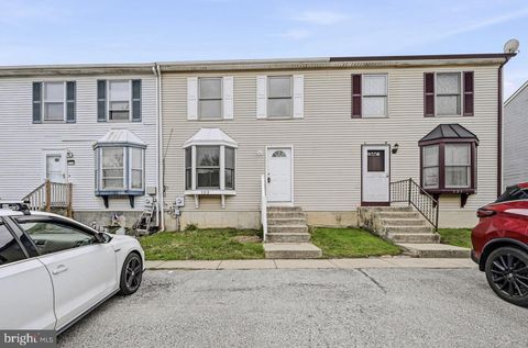 Townhouse For Sale - 123 Council Circle<br/> NEWARK, DE 19702