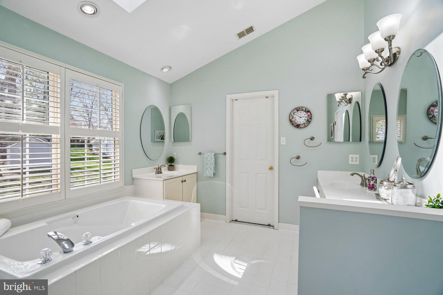 BRIDGEWATER - Residential