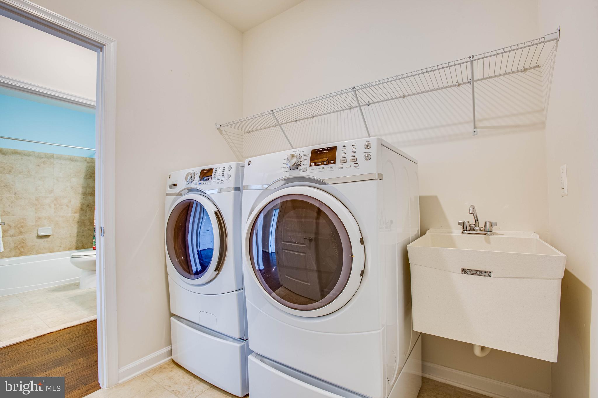 VIRGINIA HERITAGE AT LEE'S PARK - Residential