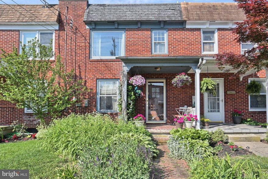 Nice Brick 2BR townhome in Manheim with new roof. Enjoy the HW floors, Cathedral ceiling in Living room, deck, and backyard for your garden and flowers. 1 Car Detached garage. Schedule your showing today.
