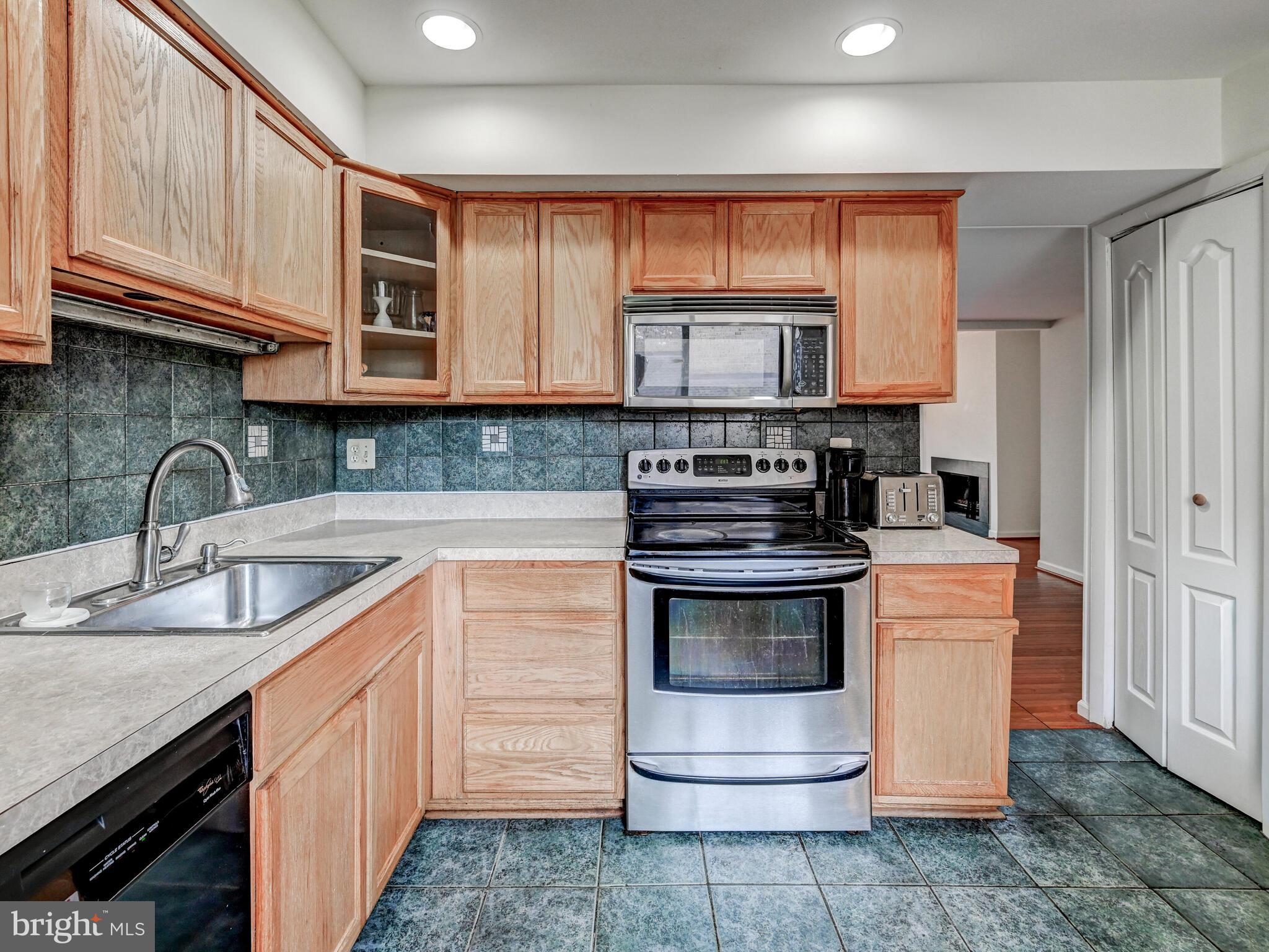 VILLAGE OF OWEN BROWN - Residential