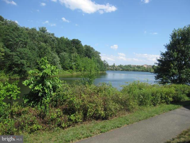 KINGSTOWNE - Residential Lease