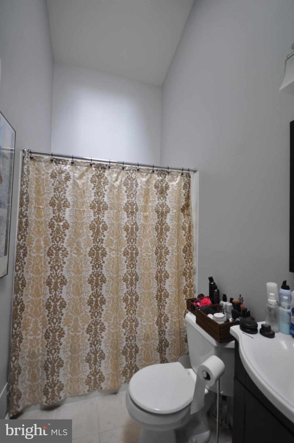 KINGSTOWNE - Residential Lease