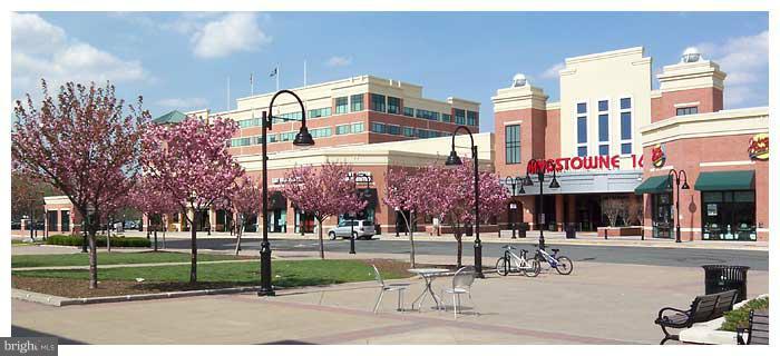 KINGSTOWNE - Residential Lease