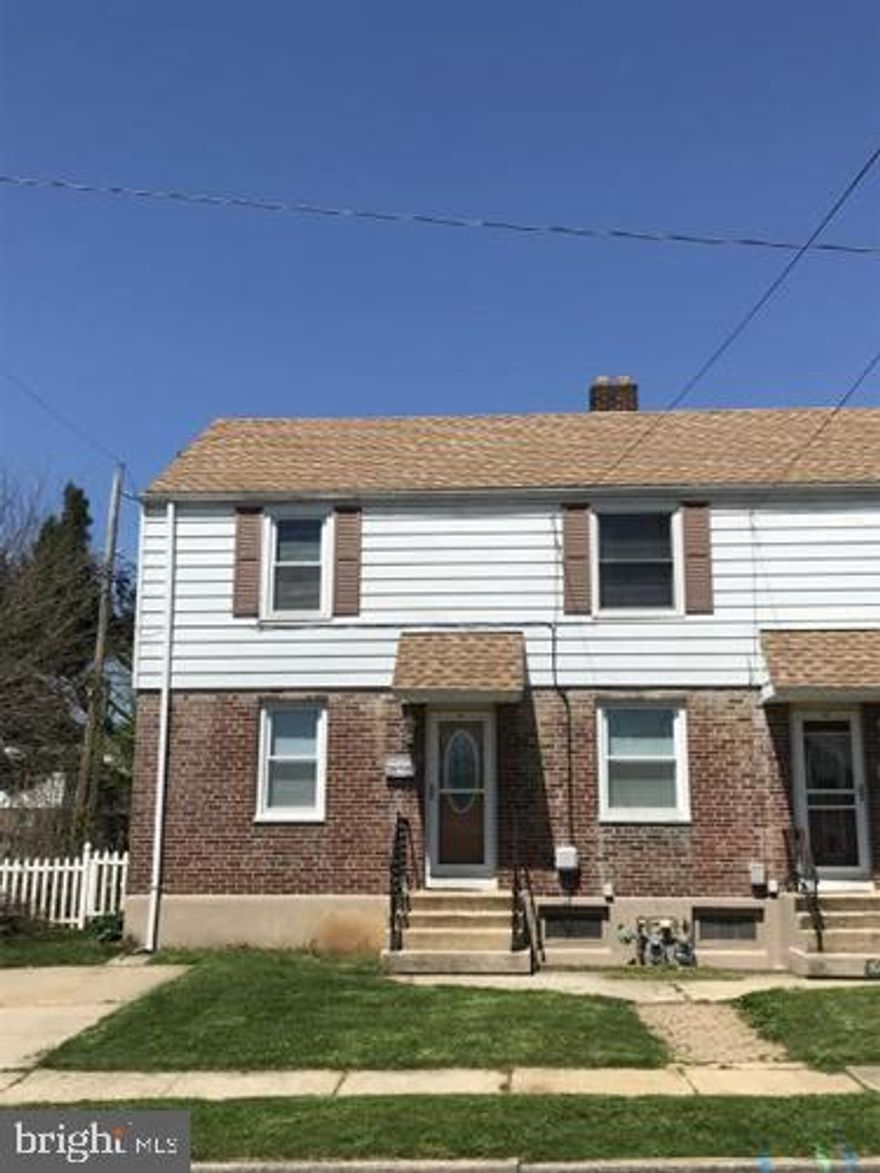 3 bedroom, end-unit duplex. Kitchen with stove and refrigerator. Carpet throughout. Full bath with tub/shower combination. Yard with shed, basement for storage with washer/dryer hookups. No pets. No smoking indoors.