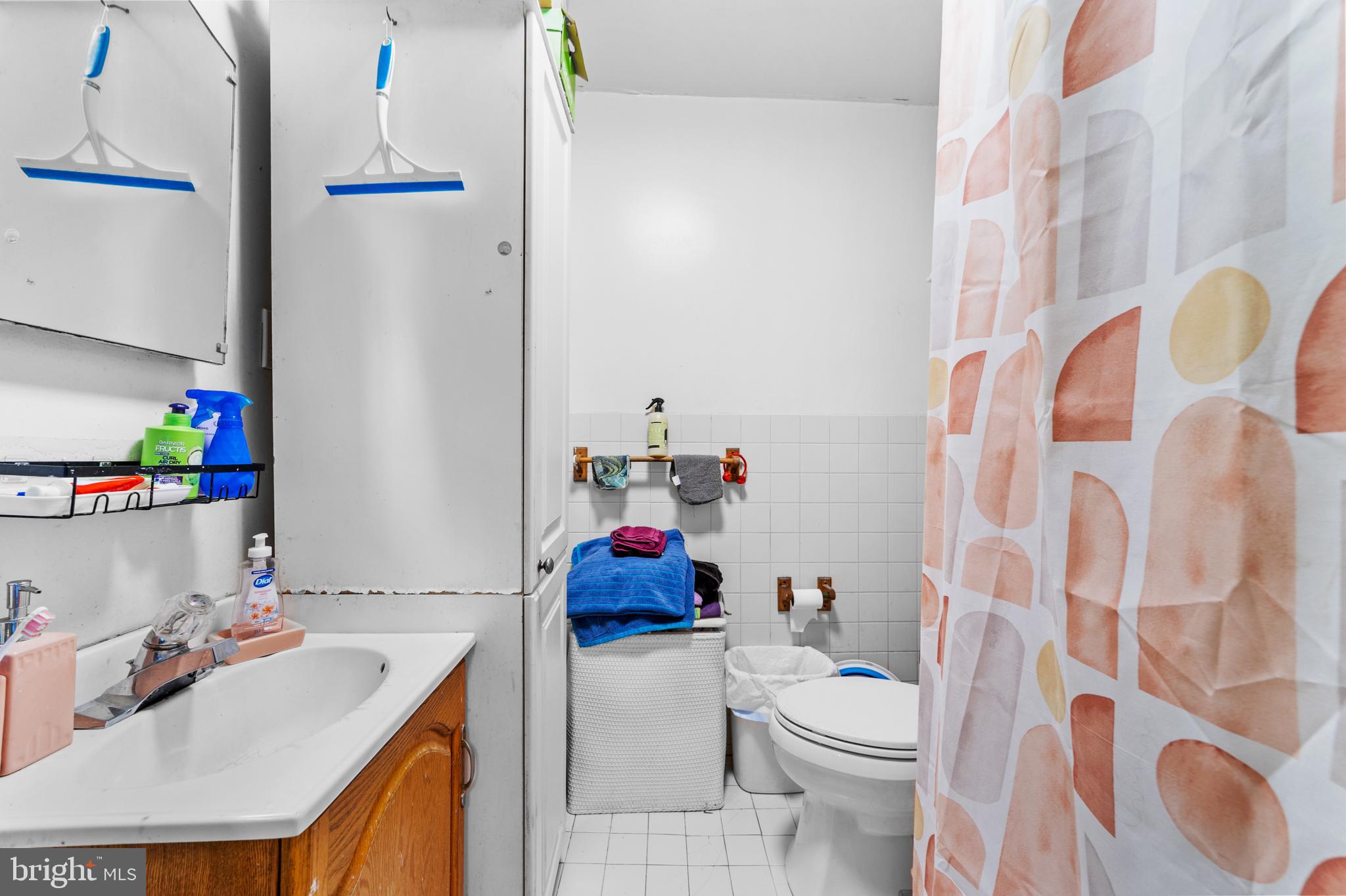 PHILADELPHIA (NORTHEAST) - Commercial Sale