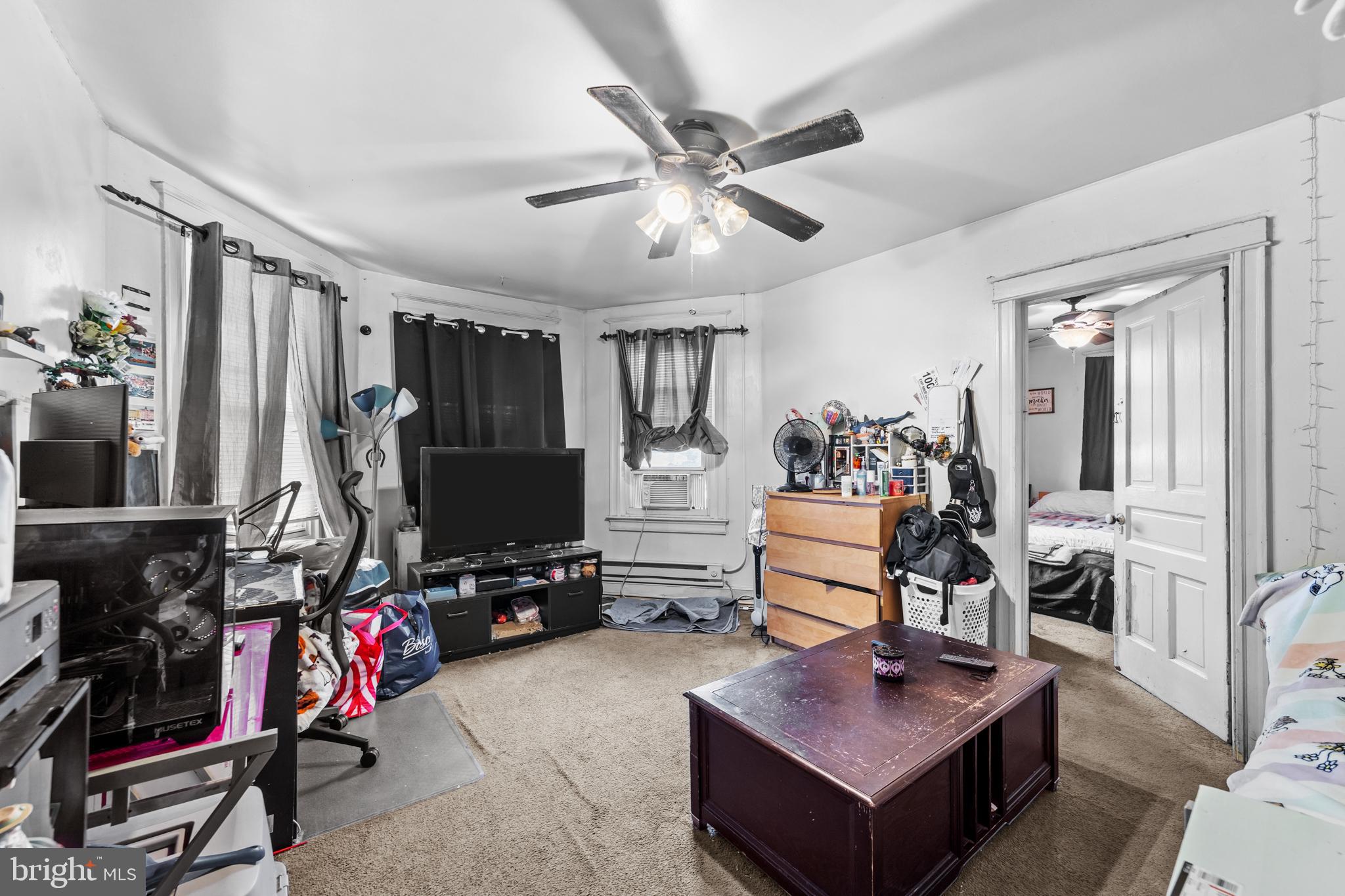 PHILADELPHIA (NORTHEAST) - Commercial Sale